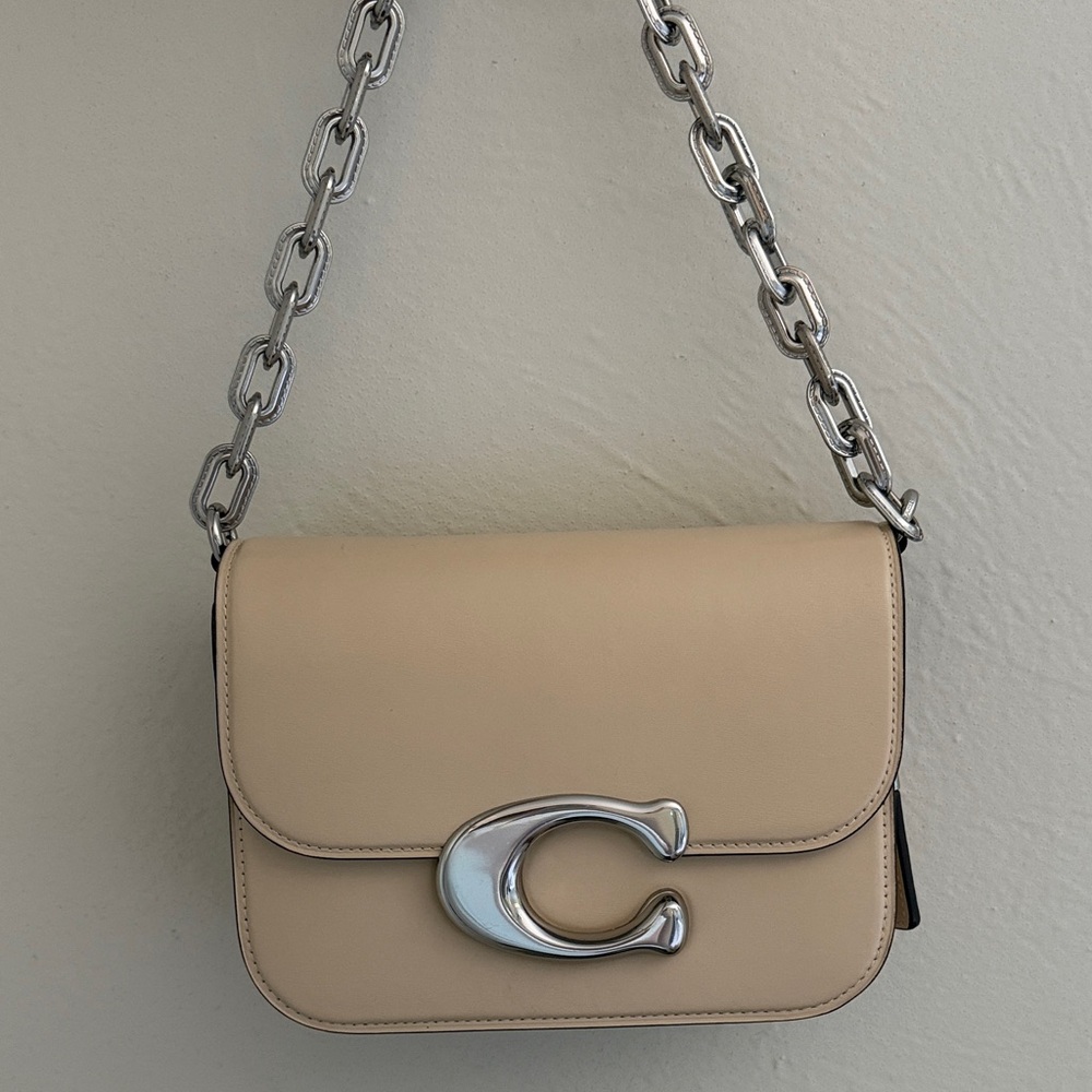 Coach Cream Idol Shoulder Bag with Silver Chain and crossbody strap